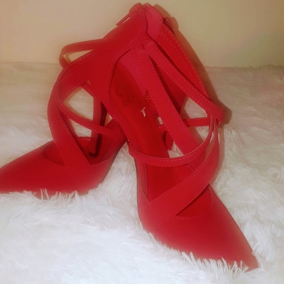 Shoes - NWOT Red zip-up 4 inch pumps